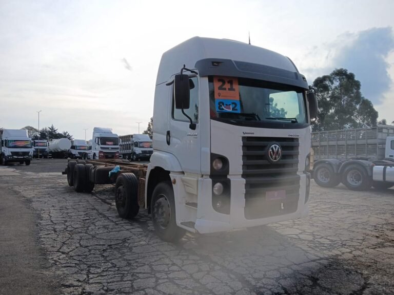VOLKSWAGEN 30-330 CONSTELLATION 8X2 2P (DIESEL)(E5)