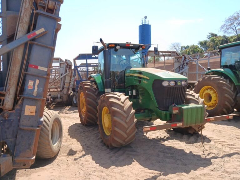 JOHN DEERE 7230J