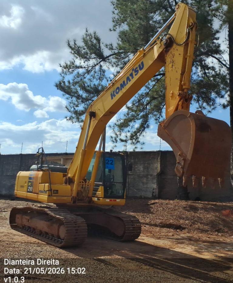 KOMATSU Escavadeira PC210-10M0