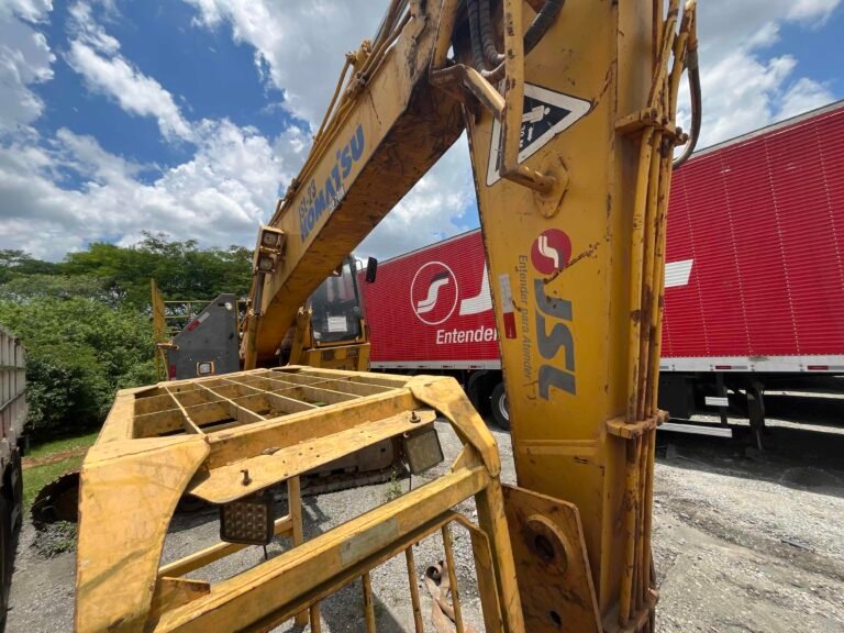 KOMATSU PC 200 LC