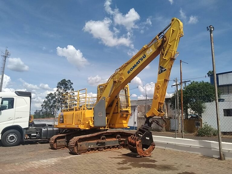 KOMATSU PC 200 LC