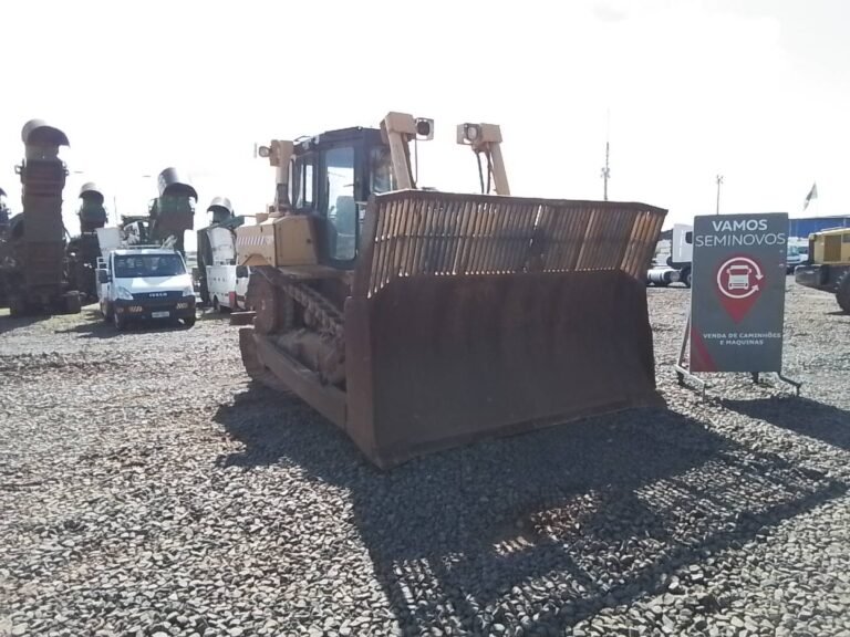 CATERPILLAR D6T