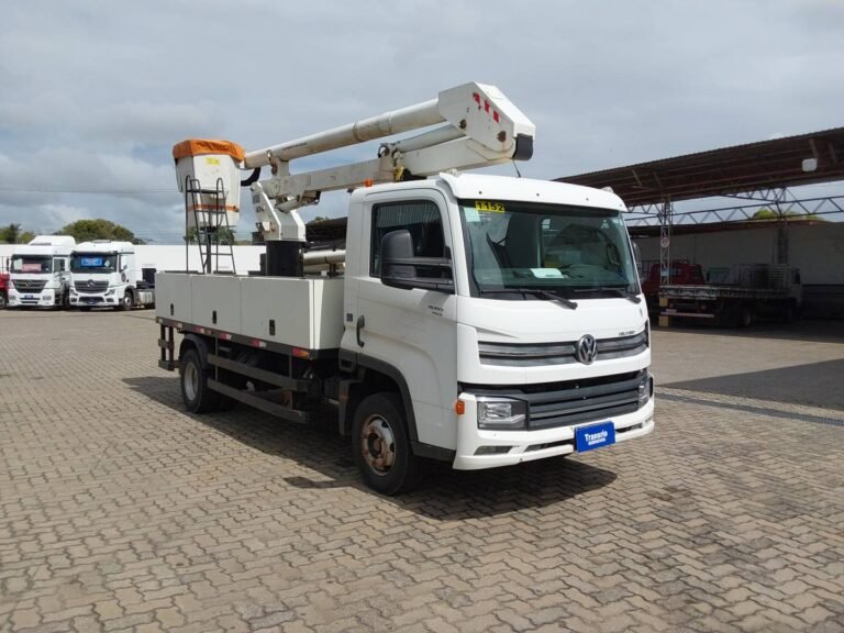 VOLKSWAGEN 11-180 DELIVERY 2P (DIESEL)(E5)