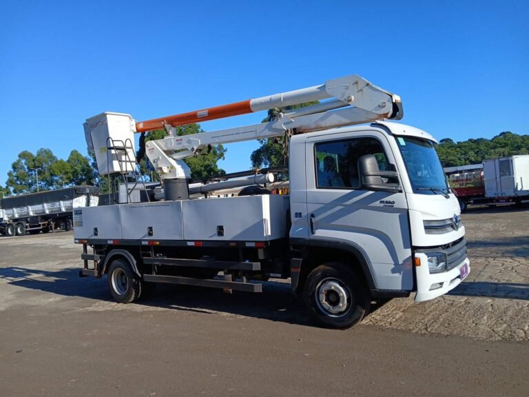 VOLKSWAGEN 11-180 DELIVERY 2P (DIESEL)(E5)