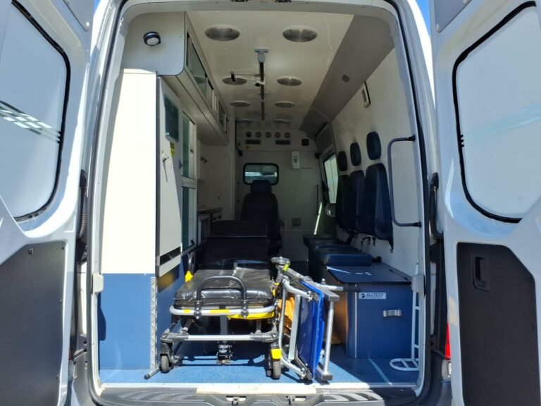 MERCEDES-BENZ MERCEDES-BENZ/416 ALLT AMBULANCIA