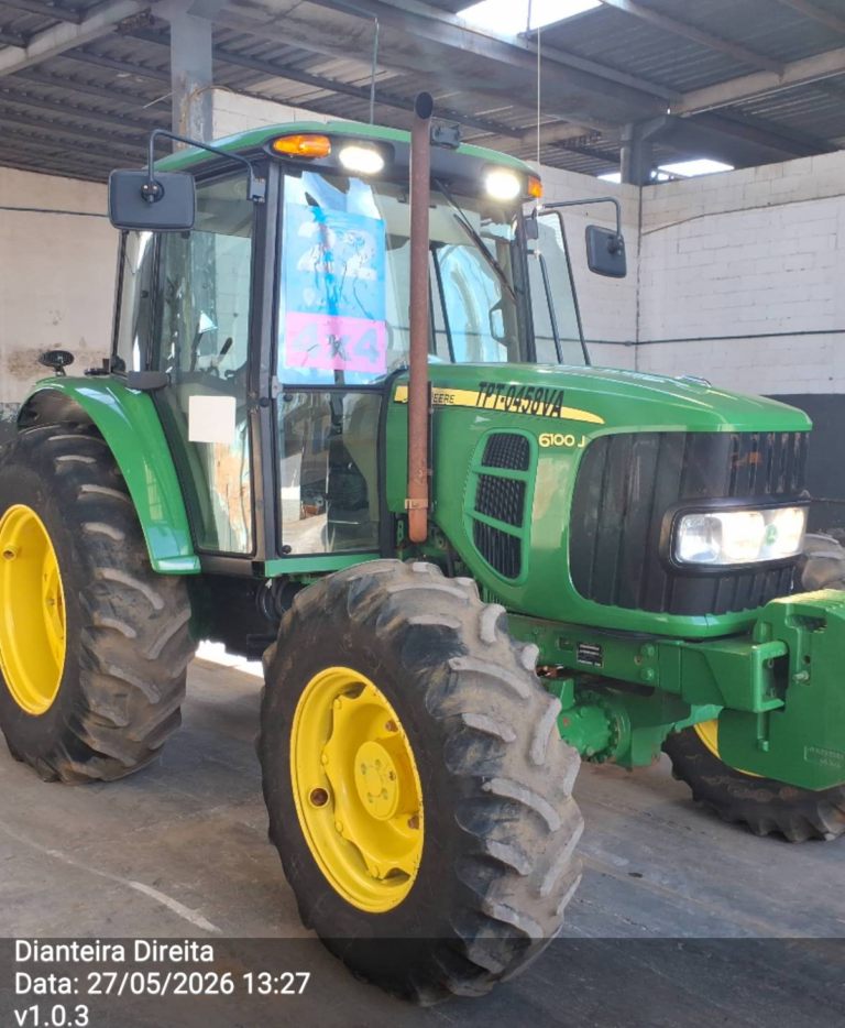 JOHN DEERE TRATOR 6100J