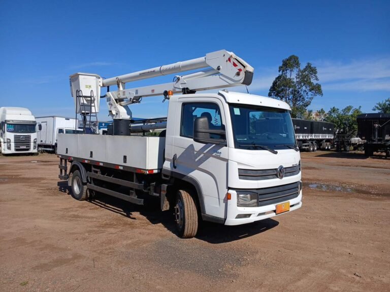 VOLKSWAGEN 11-180 DELIVERY 2P (DIESEL)(E5)