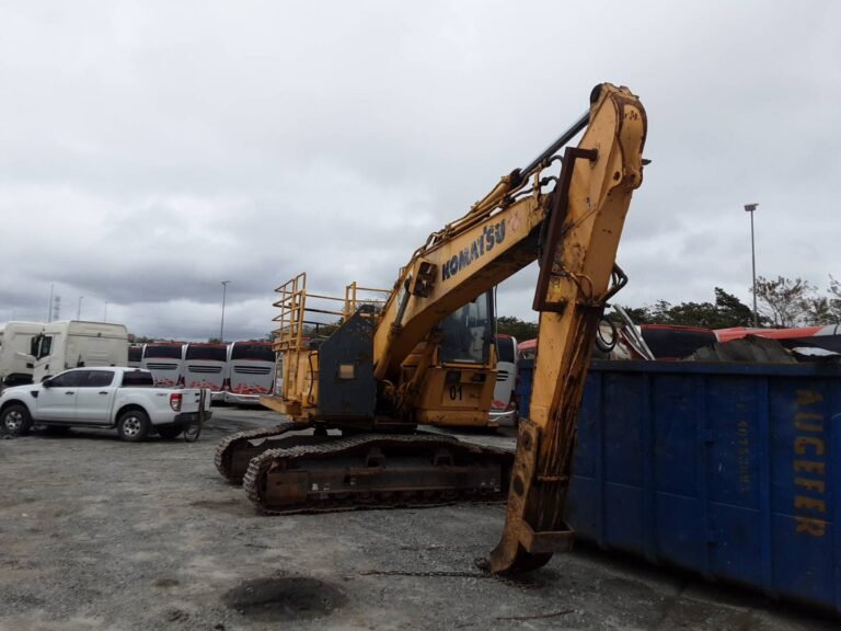 KOMATSU PC 200 LC